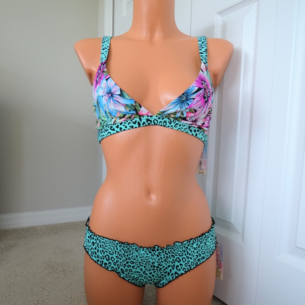 Sundazed NWT 2Pc Gia Floral Bikini Set